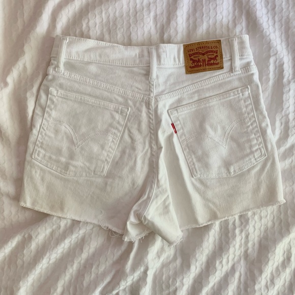Levi’s white denim shorts, size 28 - Picture 5 of 8